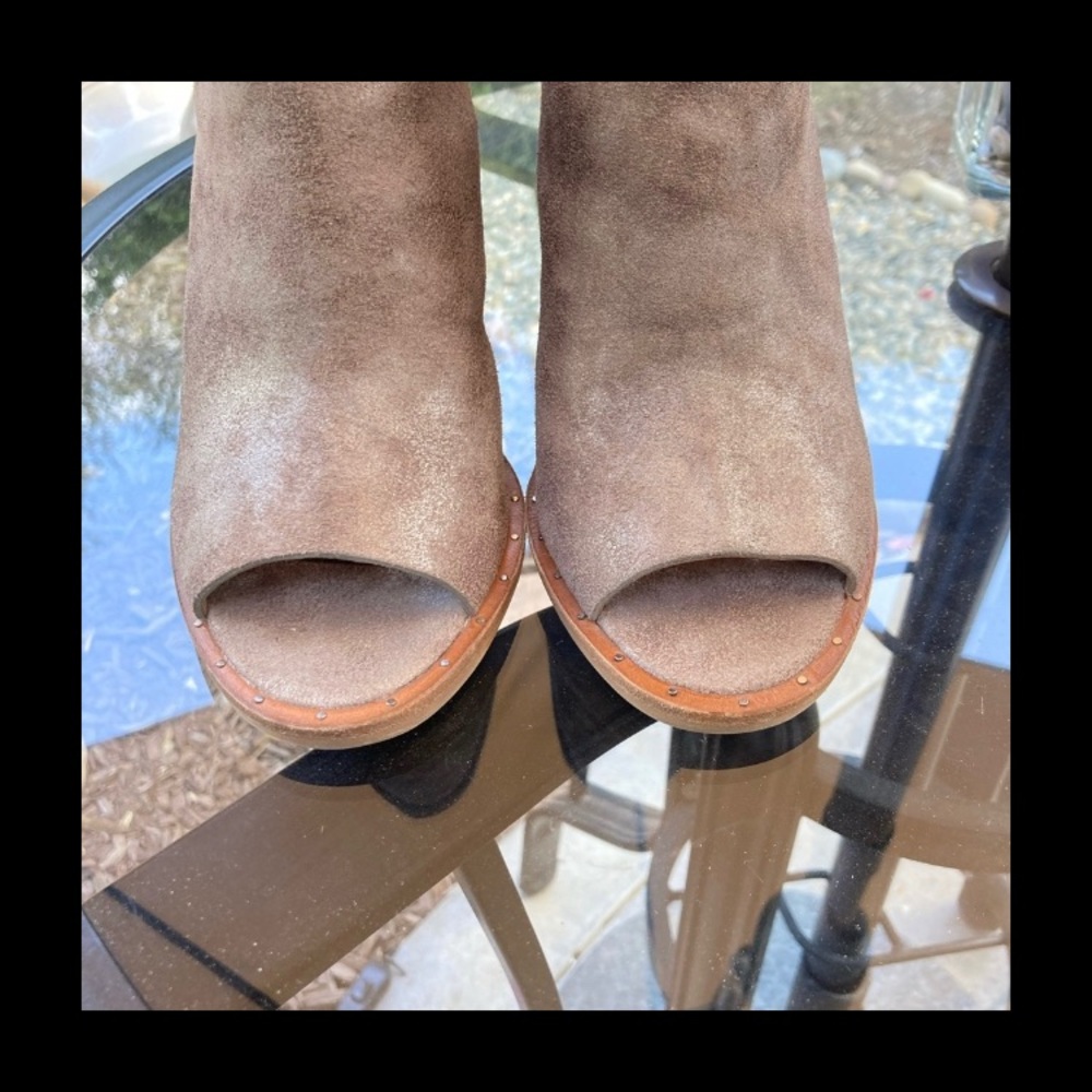 Mercer Edit Metallic Leather Peep Toe - Picture 4 of 8